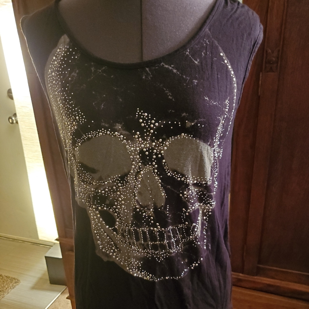 Issi Asymmetrical Hemline Cap Sleeve Studded Skull Super Soft T-Shirt